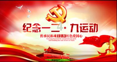 4名女警生无可恋式推走故障叉车